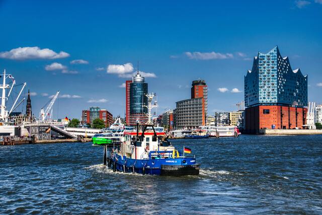 The boat sails nearly Hamburg Elbphilharmonie