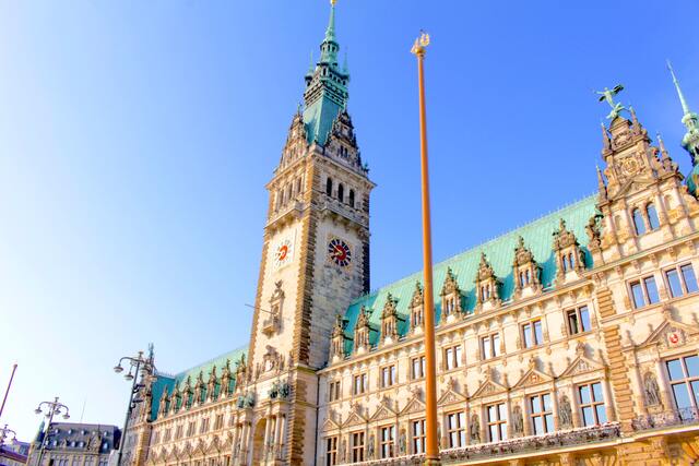 The building of the Hamburg Rathaus close-up